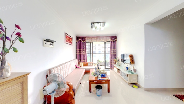 华盈四季阳光二手房实景图