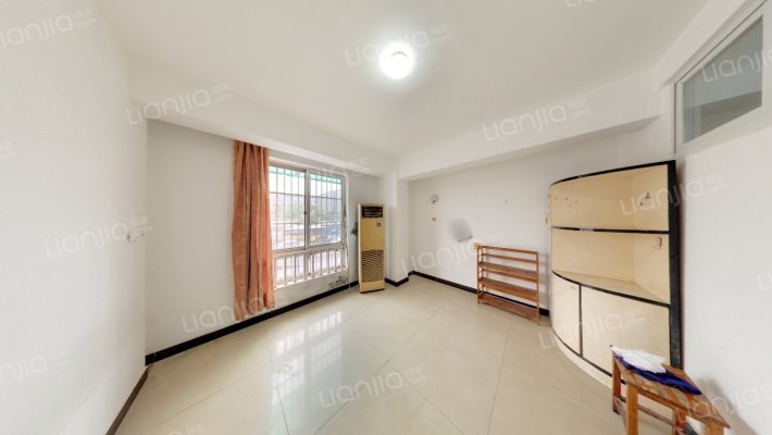 六和源二手房实景图