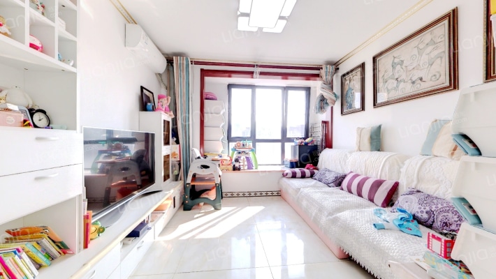 东亚朗悦居二手房实景图