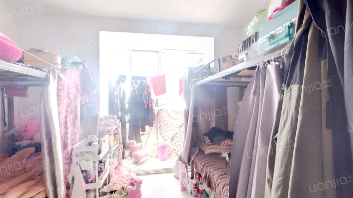 湖畔小区二手房实景图