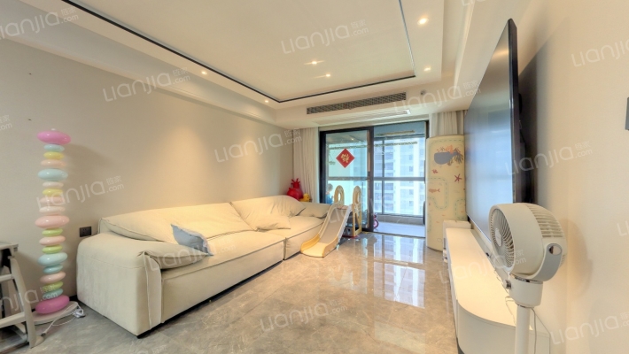 万科新世纪翡翠滨江三期二手房实景图