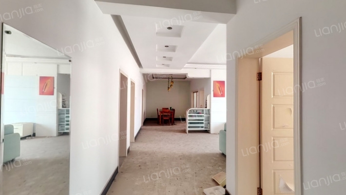 龙润酒店家属楼二手房实景图