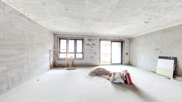 绿地湖语墅壹墅二手房实景图