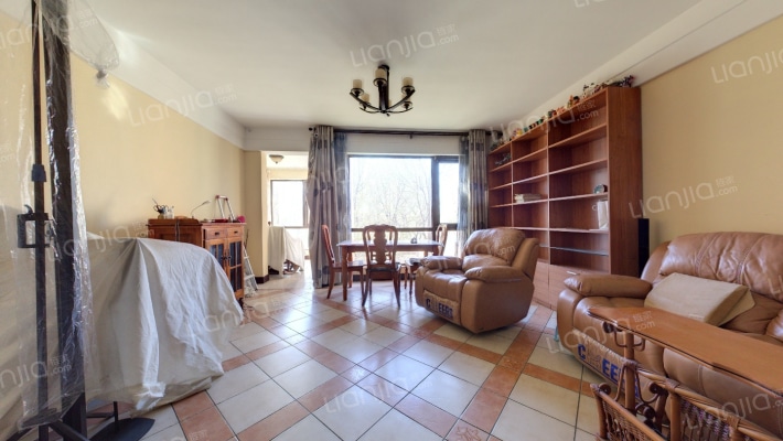 海阔水岸花墅二手房实景图