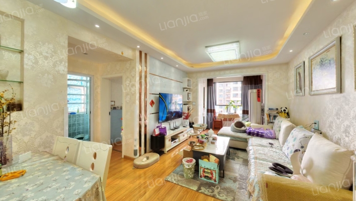 合能珍宝翡翠二手房实景图