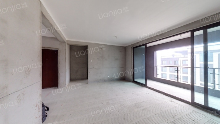 平和溪岸堡墅二手房实景图