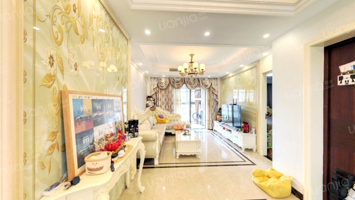 盛泰嘉苑二手房实景图