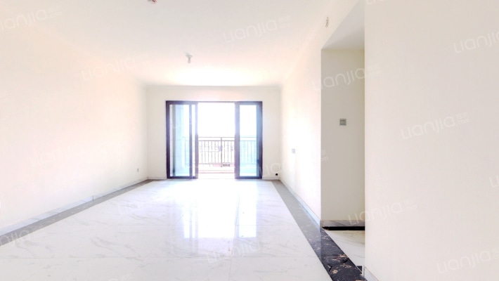 碧桂园西湖名城五号院二手房实景图