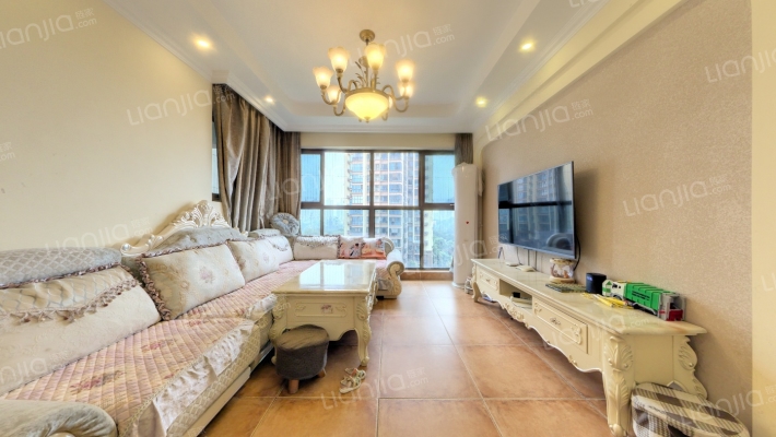 堤亚纳河谷二手房实景图