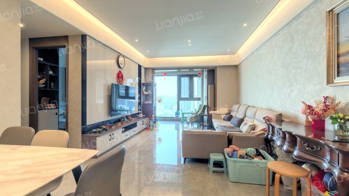 卓越云际二手房实景图