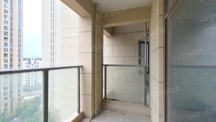升华翡翠城二手房实景图