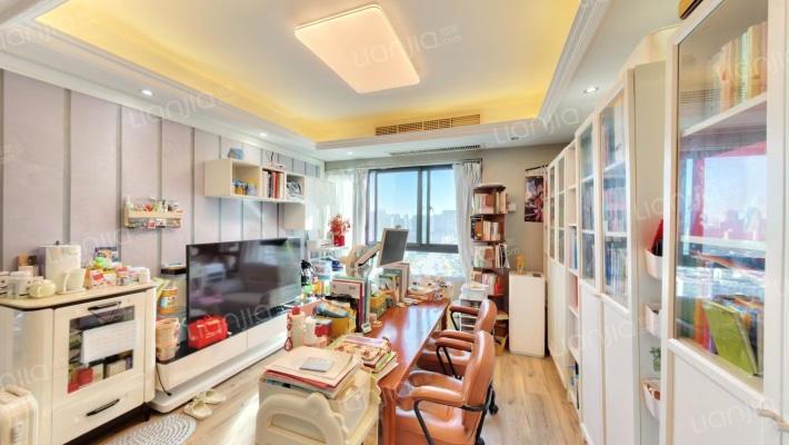 印象翡翠大厦二手房实景图