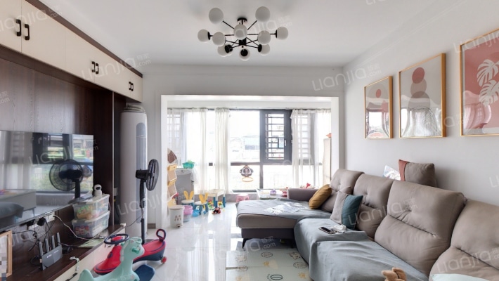 美的旭辉城二手房实景图