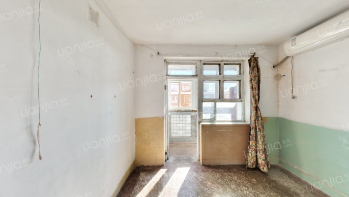 南江东里二手房实景图