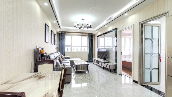 精装拎包入住 不是串 诚意出售 户型很少-客厅