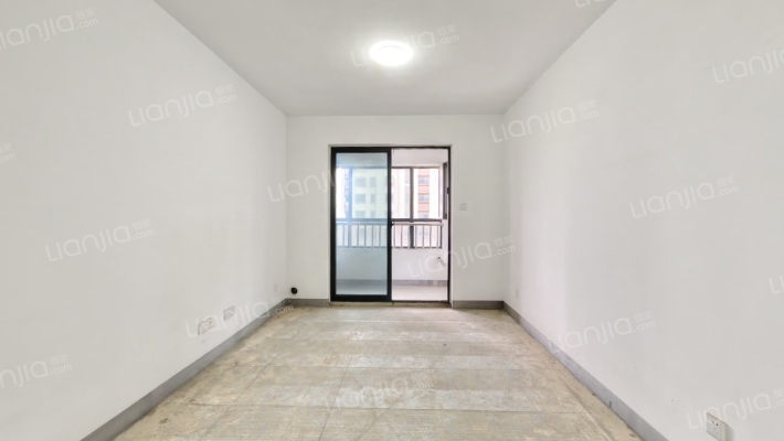 新港家园二手房实景图