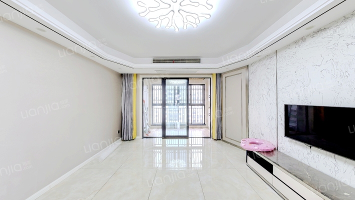 绿地四期卢浮公馆二手房实景图