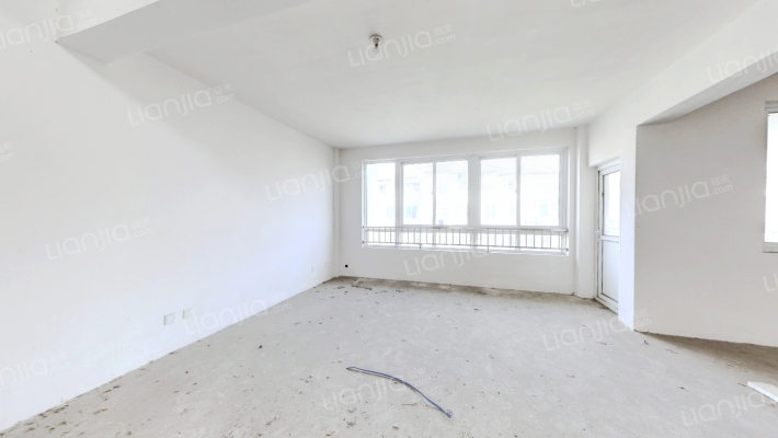 双龙花园东区二手房实景图