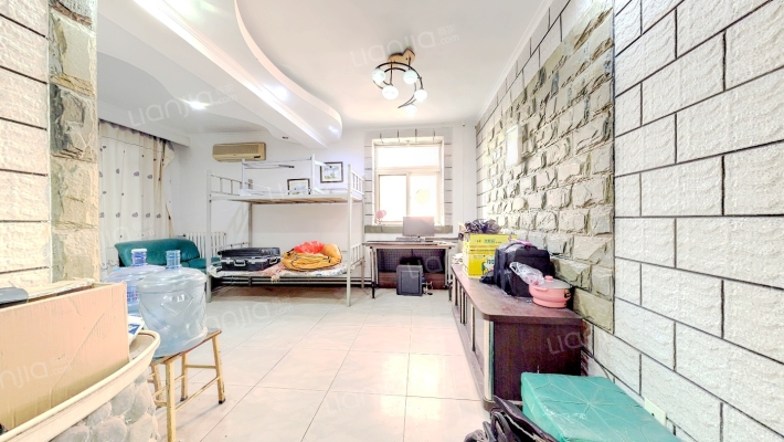 城建学校宿舍二手房实景图