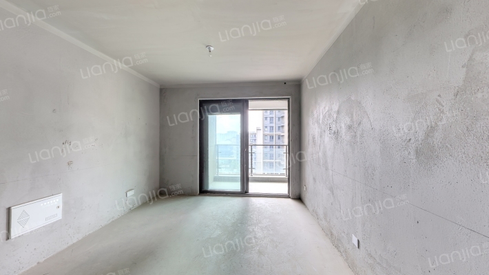 东和和美嘉苑二手房实景图