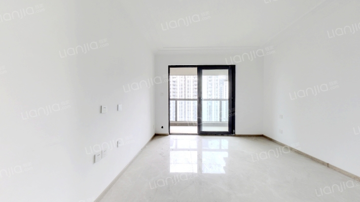 中建滨水苑二手房实景图