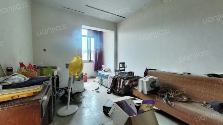 老龙堤102家属院二手房实景图