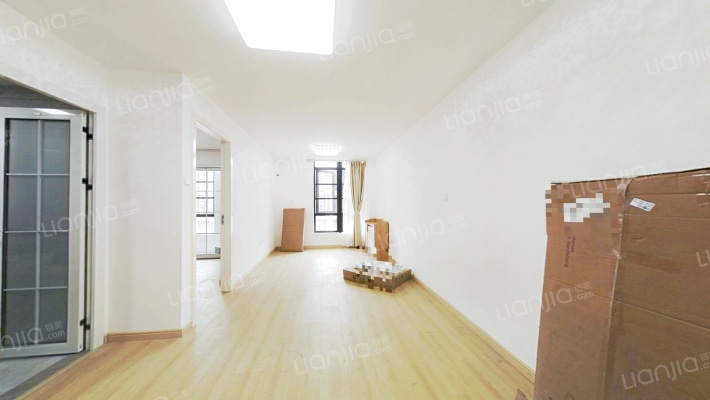 钱隆奥体城二手房实景图