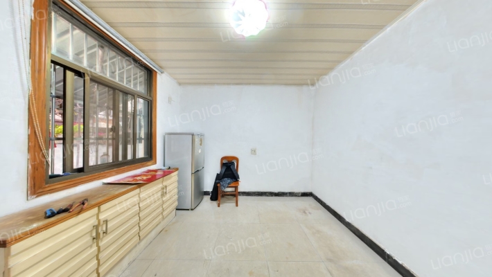 大坝新村二手房实景图