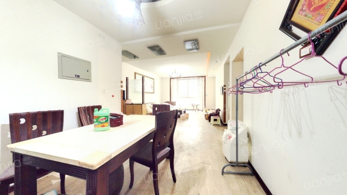 鼎虹嘉苑三期二手房实景图