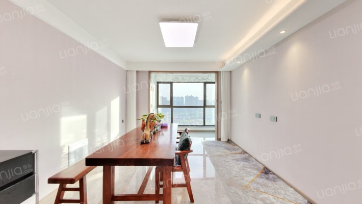 地铁万科蓝湾二手房实景图