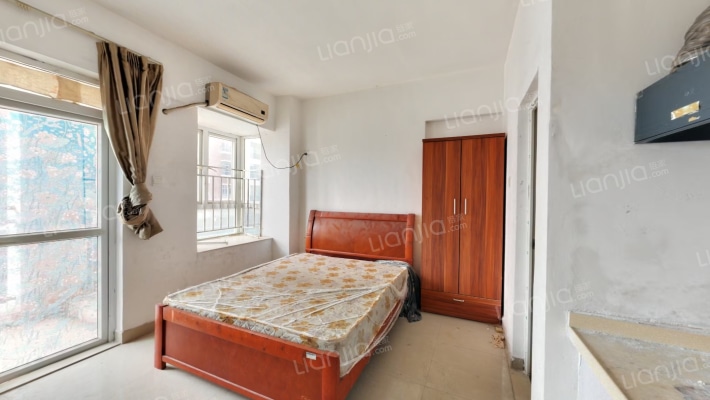 枫叶雅堤二手房实景图