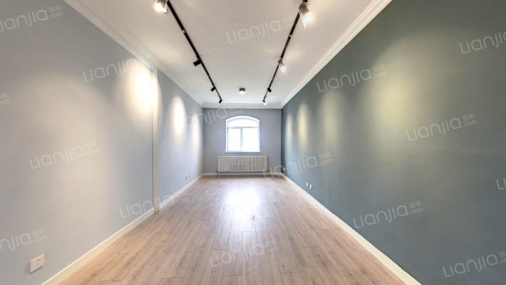 亿达春田晴湾二手房实景图