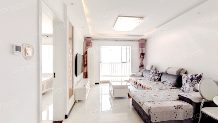 全阳两居室，视野宽阔，配套齐全，精装拎包入住-客厅