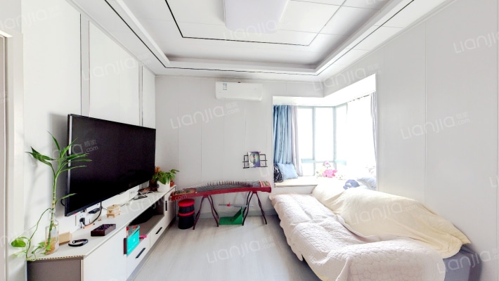 蓝色湖畔二手房实景图