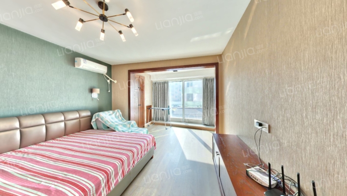 港城华府二手房实景图