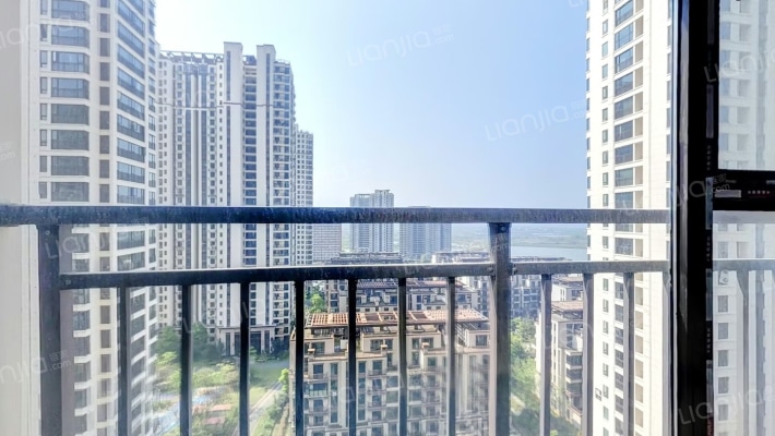 江河颐璟城二手房实景图