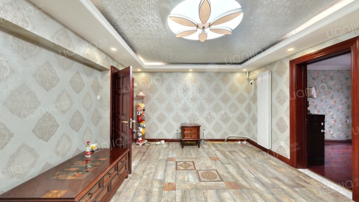 华远北街二手房实景图