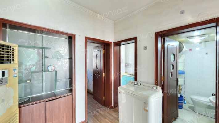 植物油厂家属楼二手房实景图