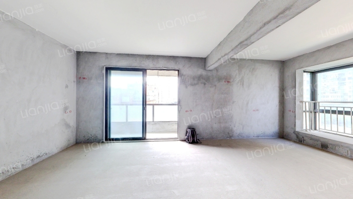 东润华庭二手房实景图