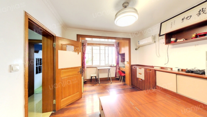 霍兰公寓二手房实景图