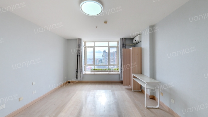 青特上豪广场二手房实景图