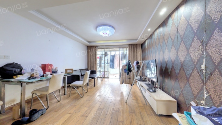 美兰湖颐景园二手房实景图