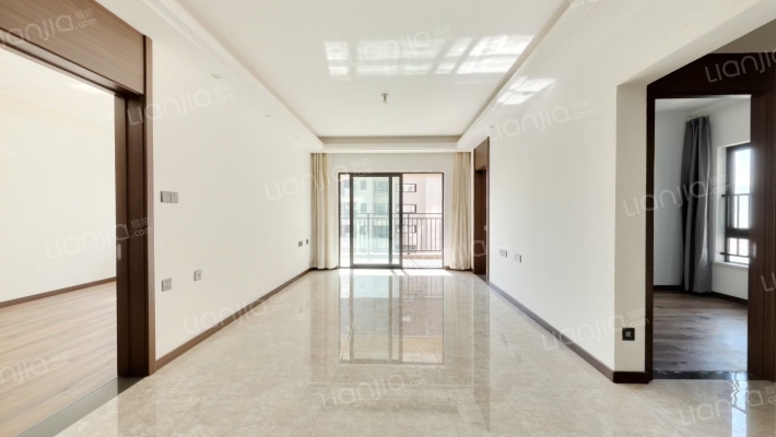 万科翡翠滨江三期二手房实景图