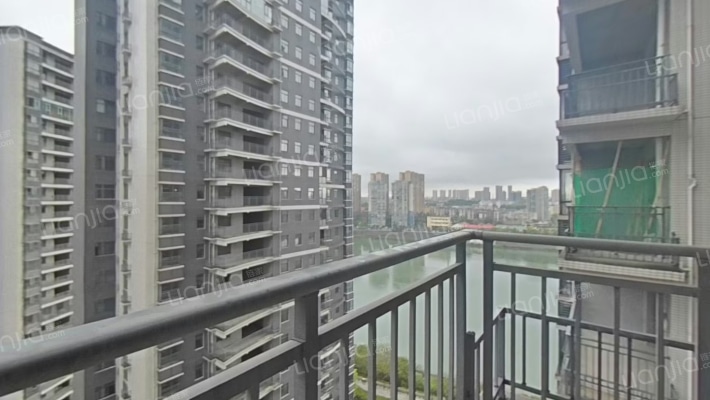 东洲水岸豪庭二手房实景图
