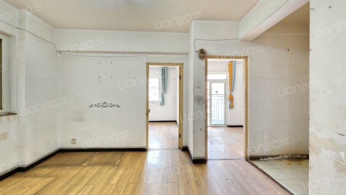 青宜居一期二手房实景图