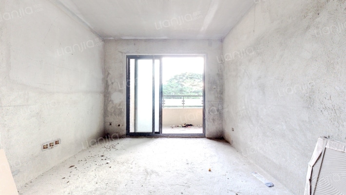 凤雅颂花园二手房实景图