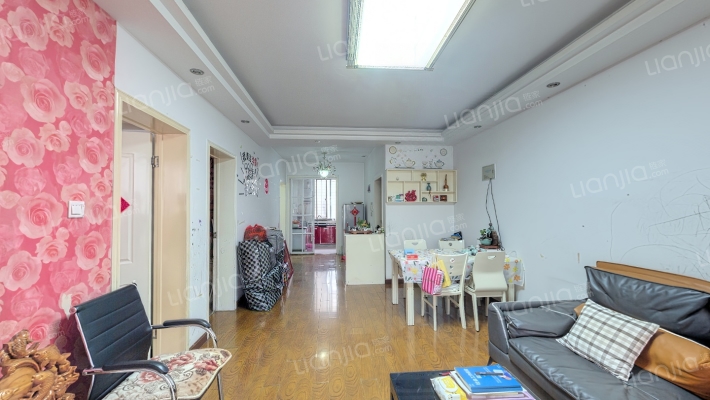 鸿港花苑二手房实景图