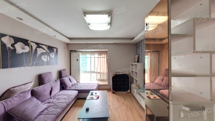 前卫江畔二手房实景图