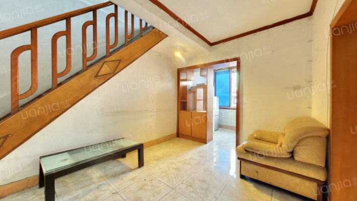 较场坝东街67号二手房实景图