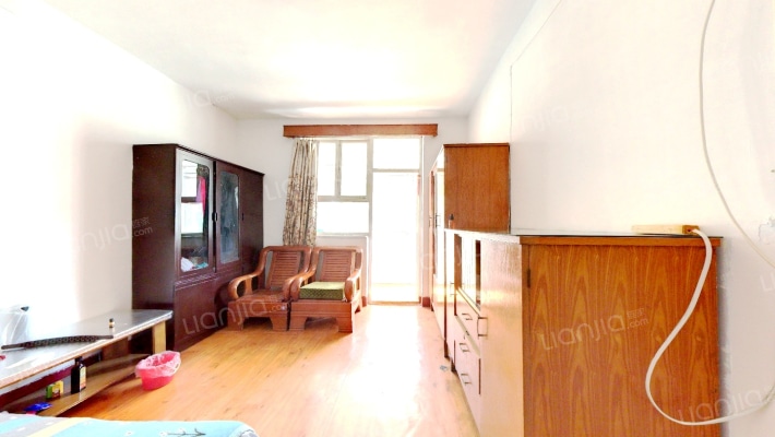 奇山东街二手房实景图